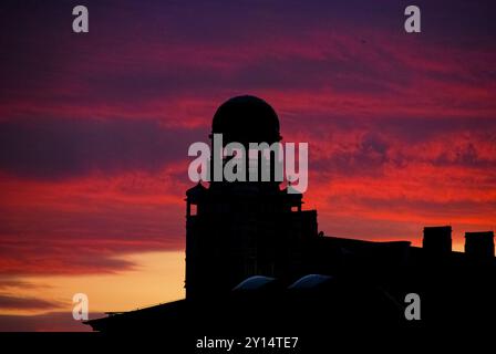 Tramonto sulla strada a Malmo, Svezia Foto Stock