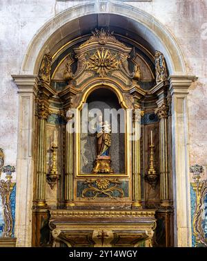 All'interno dell'Igreja de Sao Juliao, la chiesa di San Giuliano è una chiesa del XVIII secolo situata a Setubal in Portogallo Foto Stock