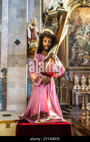 All'interno dell'Igreja de Sao Juliao, la chiesa di San Giuliano è una chiesa del XVIII secolo situata a Setubal in Portogallo Foto Stock