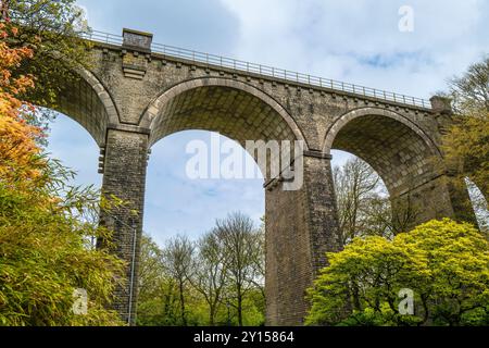 L'imponente Trenance Railway Viaduct a Newquay in Cornovaglia nel Regno Unito. Foto Stock