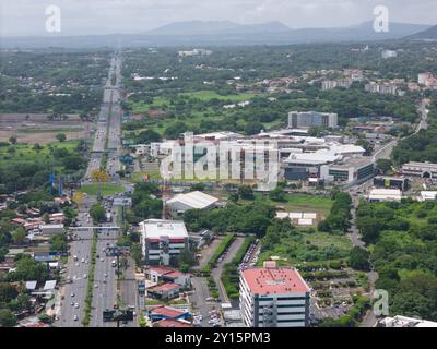 Managua, Nicaragua - 16 agosto 2024: Autostrada per Masaya in Managua vista aerea dei droni Foto Stock