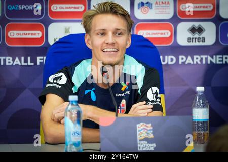 Almaty, Kazakistan 20240905. Martin odegaard incontra la stampa prima della partita contro il Kazakistan ad Almaty. Foto: Terje Pedersen / NTB Foto Stock