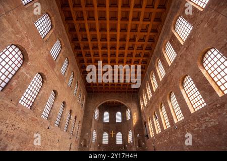 All'interno dell'Aula Palatina (Basilica romana di Costantino) a Treviri, Germania Foto Stock
