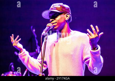 Milano Italia. 4 settembre 2024. Il cantautore inglese [KSR] si esibisce dal vivo sul palco della Triennale aprendo lo spettacolo di Curtis Harding. Foto Stock