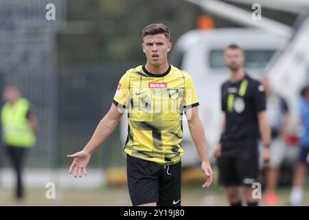 Cracovia, Polonia. 1 settembre 2024. Daniel Sandoval di Wieczysta Krakow visto durante la partita di calcio polacca Betclic 2 League 2024/2025 tra Wieczysta Krakow e Pogon Grodzisk Mazowiecki allo stadio Wieczysta. Punteggio finale; Wieczysta Krakow 1:1 Pogon Grodzisk Mazowiecki. (Foto di Grzegorz Wajda/SOPA Images/Sipa USA) credito: SIPA USA/Alamy Live News Foto Stock