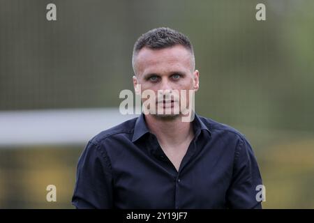 Cracovia, Polonia. 1 settembre 2024. Allenatore Slawomir Peszko di Wieczysta Krakow visto durante la partita di calcio polacca Betclic 2 League 2024/2025 tra Wieczysta Krakow e Pogon Grodzisk Mazowiecki allo stadio Wieczysta. Punteggio finale; Wieczysta Krakow 1:1 Pogon Grodzisk Mazowiecki. (Foto di Grzegorz Wajda/SOPA Images/Sipa USA) credito: SIPA USA/Alamy Live News Foto Stock