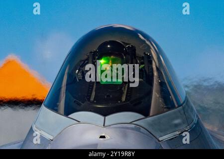 F-22 Raptor della U.S. Air Force. Il Lockheed Martin/Boeing F-22 Raptor, un aereo da caccia supersonico bimotore americano sviluppato e prodotto per la United States Air Force (USAF). Foto Stock