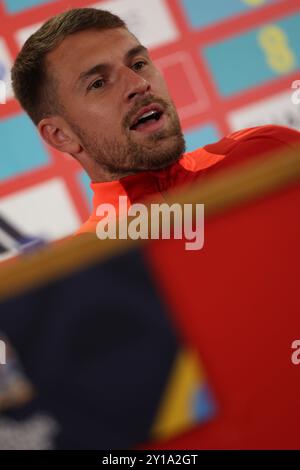 Cardiff, Regno Unito. 5 settembre 2024. Aaron Ramsey del Galles. Conferenza stampa della squadra di calcio gallese al Cardiff City Stadium di Cardiff, Galles del Sud, giovedì 5 settembre 2024. La squadra si sta preparando in vista della partita di campionato delle Nazioni UEFA contro la Turchia di domani. foto di Andrew Orchard/Andrew Orchard Sports Photography/ Alamy Live News Credit: Andrew Orchard Sports Photography/Alamy Live News Foto Stock