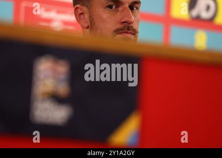 Cardiff, Regno Unito. 5 settembre 2024. Aaron Ramsey del Galles. Conferenza stampa della squadra di calcio gallese al Cardiff City Stadium di Cardiff, Galles del Sud, giovedì 5 settembre 2024. La squadra si sta preparando in vista della partita di campionato delle Nazioni UEFA contro la Turchia di domani. foto di Andrew Orchard/Andrew Orchard Sports Photography/ Alamy Live News Credit: Andrew Orchard Sports Photography/Alamy Live News Foto Stock