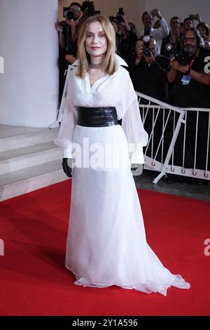 Venezia, Italia. 5 settembre 2024. Isabelle Huppert partecipa al Red carpet 'Iddu' (lettere siciliane) alla 81a Mostra Internazionale d'Arte cinematografica di Venezia il 5 settembre 2024 a Venezia. (Foto di Gian Mattia D'Alberto/LaPresse) credito: LaPresse/Alamy Live News Foto Stock