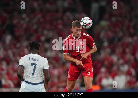 Parken, Copenaghen, Danimarca. 5 settembre 2024. Jannik Vestergaard, di Danimarca, si dirige durante una partita della UEFA Nations League, Danimarca contro Svizzera, a Parken, Copenaghen, Danimarca. Ulrik Pedersen/CSM/Alamy Live News Foto Stock