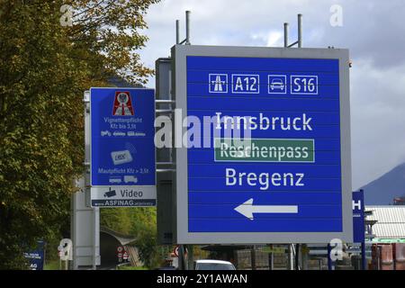 Segui le indicazioni stradali per Bregenz Innsbruck Reschenpass Foto Stock