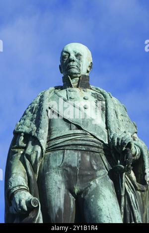 Monumento di Karl Friedrich sulla Schlossplatz a Karlsruhe Foto Stock