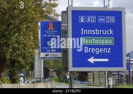 Cartello autostradale Bregenz Innsbruck Foto Stock