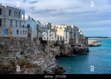 Polignano è un tradizionale villaggio costiero di mare, in Italia Foto Stock