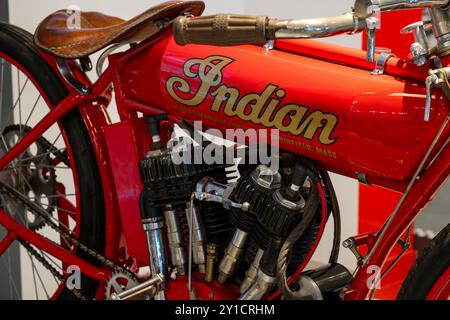 Dettaglio di una replica di moto indiana costruita su misura nel 1912 nel Museo dell'automobile di Termas de Rio Hondo, Argentina. Foto Stock