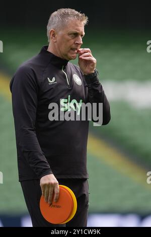 L'allenatore della Repubblica d'Irlanda Heimir Hallgrimsson durante una sessione di allenamento all'Aviva Stadium di Dublino. Data foto: Venerdì 6 settembre 2024. Foto Stock