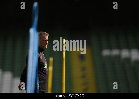 L'allenatore della Repubblica d'Irlanda Heimir Hallgrimsson durante una sessione di allenamento all'Aviva Stadium di Dublino. Data foto: Venerdì 6 settembre 2024. Foto Stock