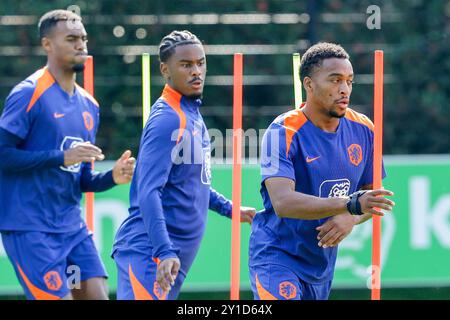 Zeist, Paesi Bassi. 6 settembre 2024. ZEIST, PAESI BASSI - 6 SETTEMBRE: Jurrien Timber dei Paesi Bassi durante una sessione di allenamento della squadra di calcio olandese in vista della partita di UEFA Nations League tra Paesi Bassi e Bosnia ed Erzegovina al KNVB Campus il 6 settembre 2024 a Zeist, Paesi Bassi. (Foto di Broer van den Boom/Orange Pictures) credito: dpa/Alamy Live News Foto Stock