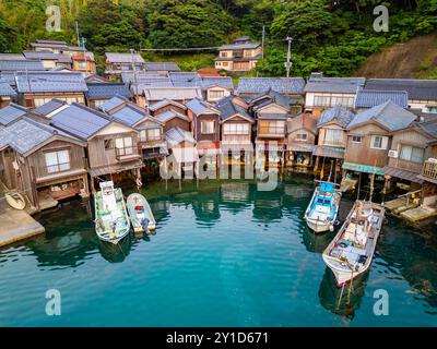 Ine Bay, Kyoto, Giappone presso le case delle barche Funaya. Foto Stock