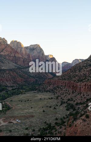Splendide vedute delle montagne di roccia rossa allo Zion National Park, Utah. Foto Stock