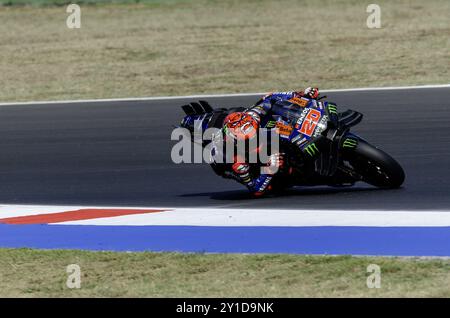 #20 Fabio Quartararo (France-Monster Energy Yamaha MotoGPâ¢) durante il Gran Premio Red Bull di San Marino e della Riviera di Rimini prove libere NÂ 1 MotoGP venerdì, Gran Premio Red Bull di San Marino e della Riviera di Rimini al Misano World Circuit Marco Simoncelli di Misano Adriatico il 6 settembre 2024 a Misano, Italia. Durante le prove libere del Gran Premio Red Bull di San Marino e della Riviera di Rimini, Campionato del mondo MotoGP a Misano Adriatico, Italia, 06 settembre 2024 Foto Stock