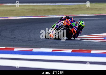 #21 Franco Morbidelli (Italy-prima Pramac Racing) durante il Gran Premio Red Bull di San Marino e della Riviera di Rimini prove libere NÂ 1 MotoGP venerdì, Gran Premio Red Bull di San Marino e della Riviera di Rimini al Misano World Circuit Marco Simoncelli di Misano Adriatico il 6 settembre 2024 a Misano, Italia. Durante le prove libere del Gran Premio Red Bull di San Marino e della Riviera di Rimini, Campionato del mondo MotoGP a Misano Adriatico, Italia, 06 settembre 2024 Foto Stock