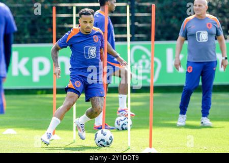 Zeist, Paesi Bassi. 6 settembre 2024. ZEIST, PAESI BASSI - 6 SETTEMBRE: Justin Kluivert dei Paesi Bassi durante una sessione di allenamento della squadra di calcio olandese in vista della partita di UEFA Nations League tra Paesi Bassi e Bosnia ed Erzegovina al KNVB Campus il 6 settembre 2024 a Zeist, Paesi Bassi. (Foto di Broer van den Boom/Orange Pictures) credito: dpa/Alamy Live News Foto Stock