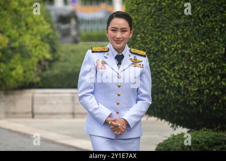 Bangkok, Thailandia. 6 settembre 2024. Il primo ministro tailandese Paetongtarn Shinawatra arriva alla sede del governo per la cerimonia di giuramento reale dei nuovi membri del governo a Bangkok. Credito: SOPA Images Limited/Alamy Live News Foto Stock