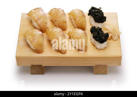 Shima-zushi, un tipo di sushi nigiri mangiato sulle isole giapponesi. Foto Stock