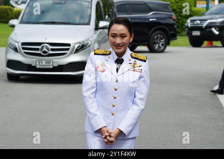 Bangkok, Thailandia. 6 settembre 2024. Il primo ministro thailandese Paetongtarn Shinawatra arriva alla Casa del governo prima della cerimonia di giuramento reale. Credito: SOPA Images Limited/Alamy Live News Foto Stock