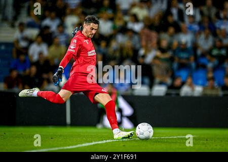 Doetinchem, Nederland. 6 settembre 2024. DOETINCHEM, 06-09-2024, Stadium De Vijverberg, olandese Keuken Kampioen Divisie Football, stagione 2024/2025, partita tra De Graafschap e FC Eindhoven. De Graafschap portiere Joshua Smits credito: Pro Shots/Alamy Live News Foto Stock