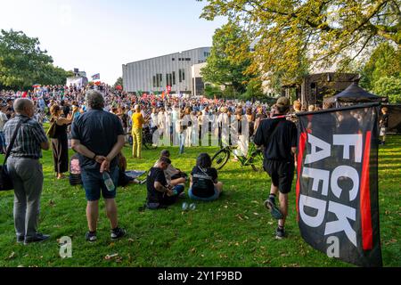 Le proteste contro il cosiddetto dialogo dei cittadini dell'AfD nella Philharmonie di Essen, i dipendenti del Teatro di Essen e della Philharmonie hanno chiesto Foto Stock