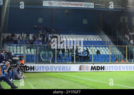 Doetinchem, Paesi Bassi. 6 settembre 2024. DOETINCHEM, PAESI BASSI - 6 SETTEMBRE: Awayfans dell'FC Eindhoven durante l'incontro olandese Keuken Kampioen Divisie tra de Graafschap e FC Eindhoven allo Stadion De Vijverberg il 6 settembre 2024 a Doetinchem, Paesi Bassi. (Foto di Ben Gal/Orange Pictures) credito: Orange Pics BV/Alamy Live News Foto Stock