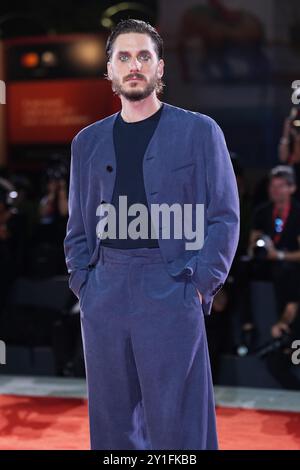 Venezia, Italia. 6 settembre 2024. Luca Marinelli partecipa al Red carpet "il tempo che ci Vuole" alla 81a Mostra Internazionale d'Arte cinematografica di Venezia il 6 settembre 2024 a Venezia. (Foto di Gian Mattia D'Alberto/LaPresse) credito: LaPresse/Alamy Live News Foto Stock