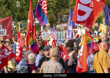 Le proteste contro il cosiddetto dialogo dei cittadini dell'AfD nella Philharmonie di Essen, i dipendenti del Teatro di Essen e della Philharmonie hanno chiesto Foto Stock