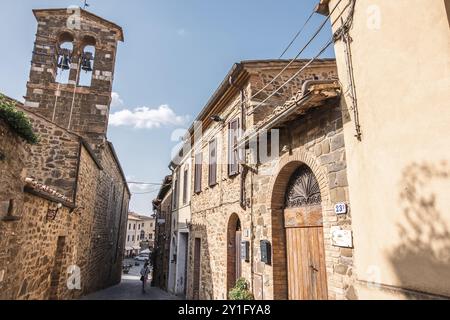 Siena è stata una delle città più importanti dell'Europa medievale e il suo centro storico è un sito patrimonio dell'umanità dell'UNESCO. Piazza del campo nel Palio Foto Stock