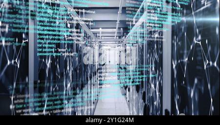 Immagine di codice del computer sui server del data center Foto Stock