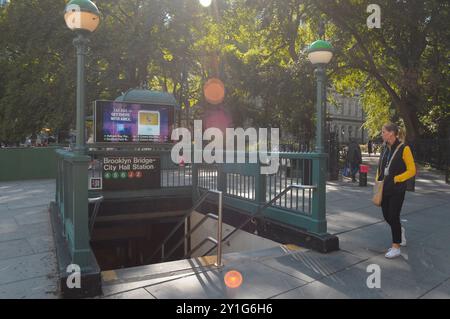 New York, Stati Uniti. 5 settembre 2024. La stazione della metropolitana Brooklyn Bridge-City Hall si trova nel centro di Manhattan, New York City. Credito: SOPA Images Limited/Alamy Live News Foto Stock