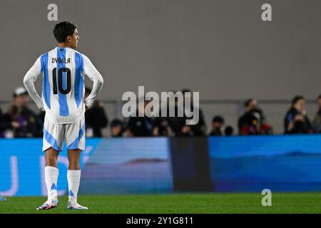 BUENOS AIRES, ARGENTINA - 05 SETTEMBRE: Paulo Dybala dell'Argentina con il numero 10 in maglia durante la partita di qualificazione ai Mondiali di calcio 2026 tra Argen Foto Stock