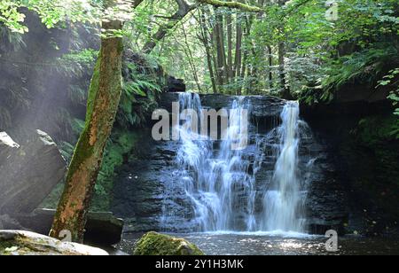 Cascata Goit e Hallas beck, Harden, West Yorkshire Foto Stock