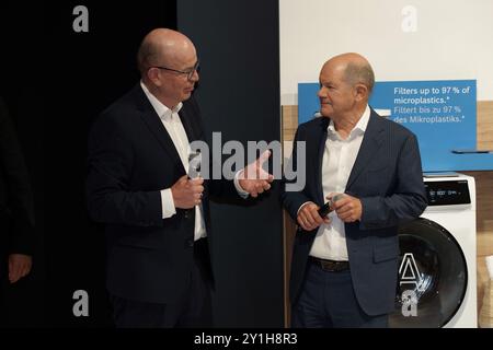Berlino, Berlino, Germania. 6 settembre 2024. Il Cancelliere tedesco Olaf Scholz al Galà di apertura e un tour guidato della mostra. (Credit Image: © Beata Siewicz/Pacific Press via ZUMA Press Wire) SOLO PER USO EDITORIALE! Non per USO commerciale! Crediti: ZUMA Press, Inc./Alamy Live News Foto Stock