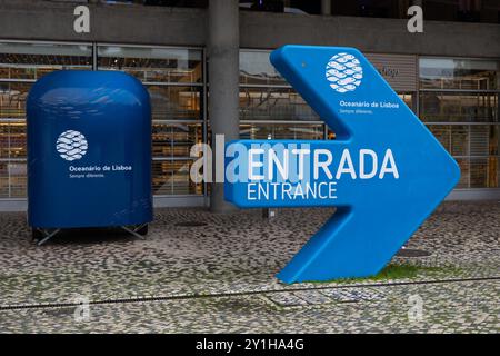 PORTOGALLO, LISBONA 12 dicembre 2022: Cartello con l'ingresso all'Oceanarium di Lisbona Foto Stock