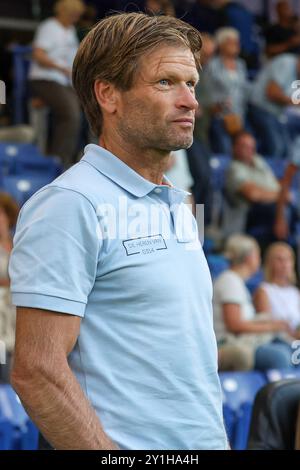 Doetinchem, Paesi Bassi. 6 settembre 2024. DOETINCHEM, PAESI BASSI - 6 SETTEMBRE: Allenatore Jan Vreman del De Graafschap durante la partita olandese Keuken Kampioen Divisie tra de Graafschap e FC Eindhoven allo Stadion De Vijverberg il 6 settembre 2024 a Doetinchem, Paesi Bassi. (Foto di Ben Gal/Orange Pictures) credito: Orange Pics BV/Alamy Live News Foto Stock