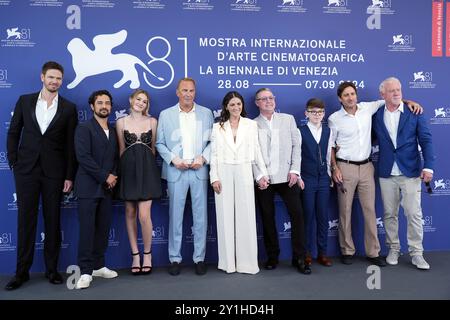 Venezia, Italia. 7 settembre 2024. Il cast partecipa alla photocall "Horizon: An American Saga - Chapter 2" alla 81a Mostra Internazionale d'Arte cinematografica di Venezia il 7 settembre 2024 a Venezia. (Foto di Gian Mattia D'Alberto/LaPresse) credito: LaPresse/Alamy Live News Foto Stock