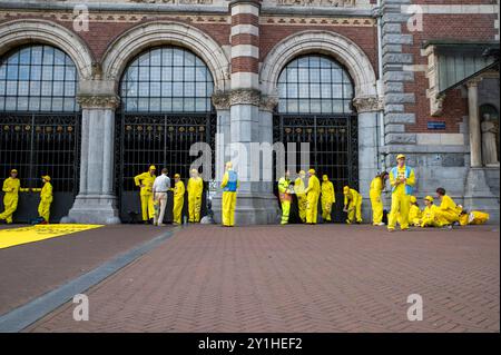 Rebellion Extinction Blocks The Rijksmuseum Museum at Amsterdam, Paesi Bassi 7-9-2024 Foto Stock