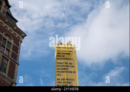 Rebellion Extinction Blocks The Rijksmuseum Museum at Amsterdam, Paesi Bassi 7-9-2024 Foto Stock