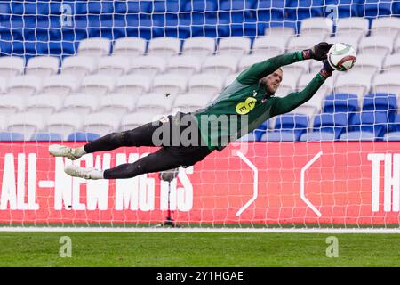 CARDIFF, GALLES - 5 SETTEMBRE 2024: Il portiere del Galles Adam Davies partecipa a una sessione di allenamento maschile del Galles al Cardiff City Stadium davanti al Foto Stock