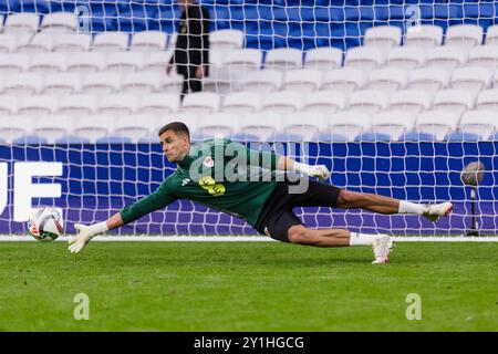 CARDIFF, GALLES - 5 SETTEMBRE 2024: Il portiere del Galles Karl Darlow durante una sessione di allenamento maschile del Galles al Cardiff City Stadium davanti al Foto Stock