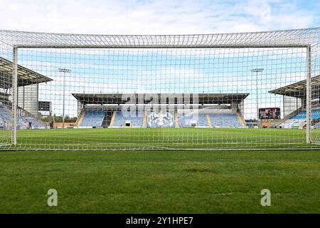 Vista generale all'interno dello stadio durante la partita Sky Bet League 2 tra Colchester United e Bromley al Weston Homes Community Stadium di Colchester, sabato 7 settembre 2024. (Foto: Kevin Hodgson | mi News) crediti: MI News & Sport /Alamy Live News Foto Stock